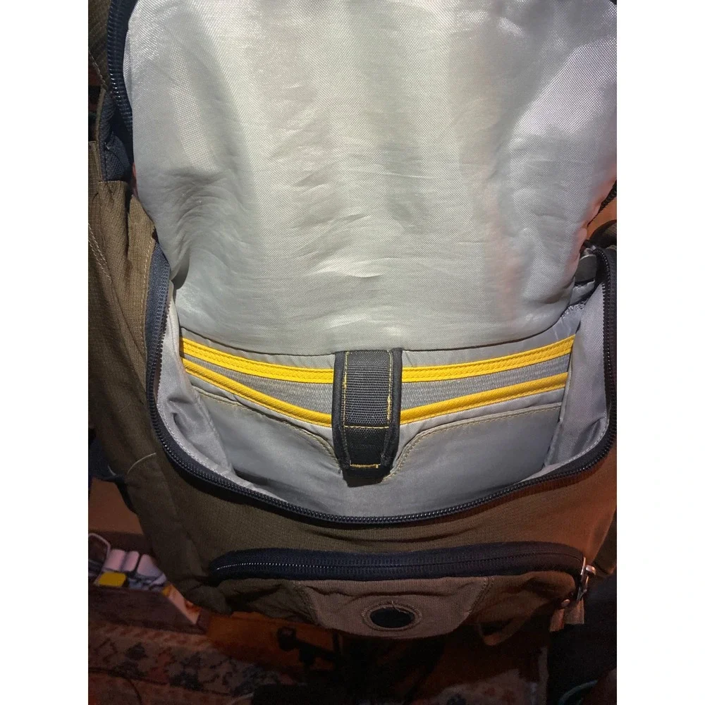 KEEN Mens Messenger Bag Olive Tan Canvas‎ Ripstop Laptop Commuter Shoulder Bag